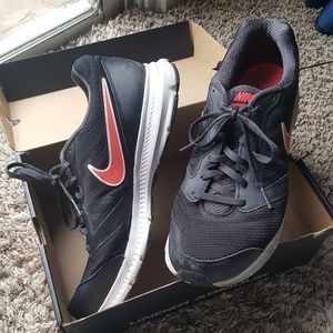 🔸️Nike sz 11 Running Shoes (used)🔸️